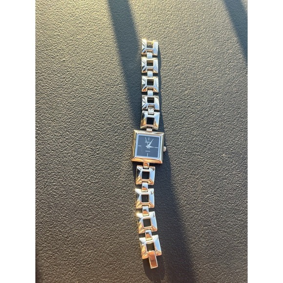 Mixed Lot of 6 Assorted Women's Wrist Watches Various Styles Used Untested - Picture 12 of 16